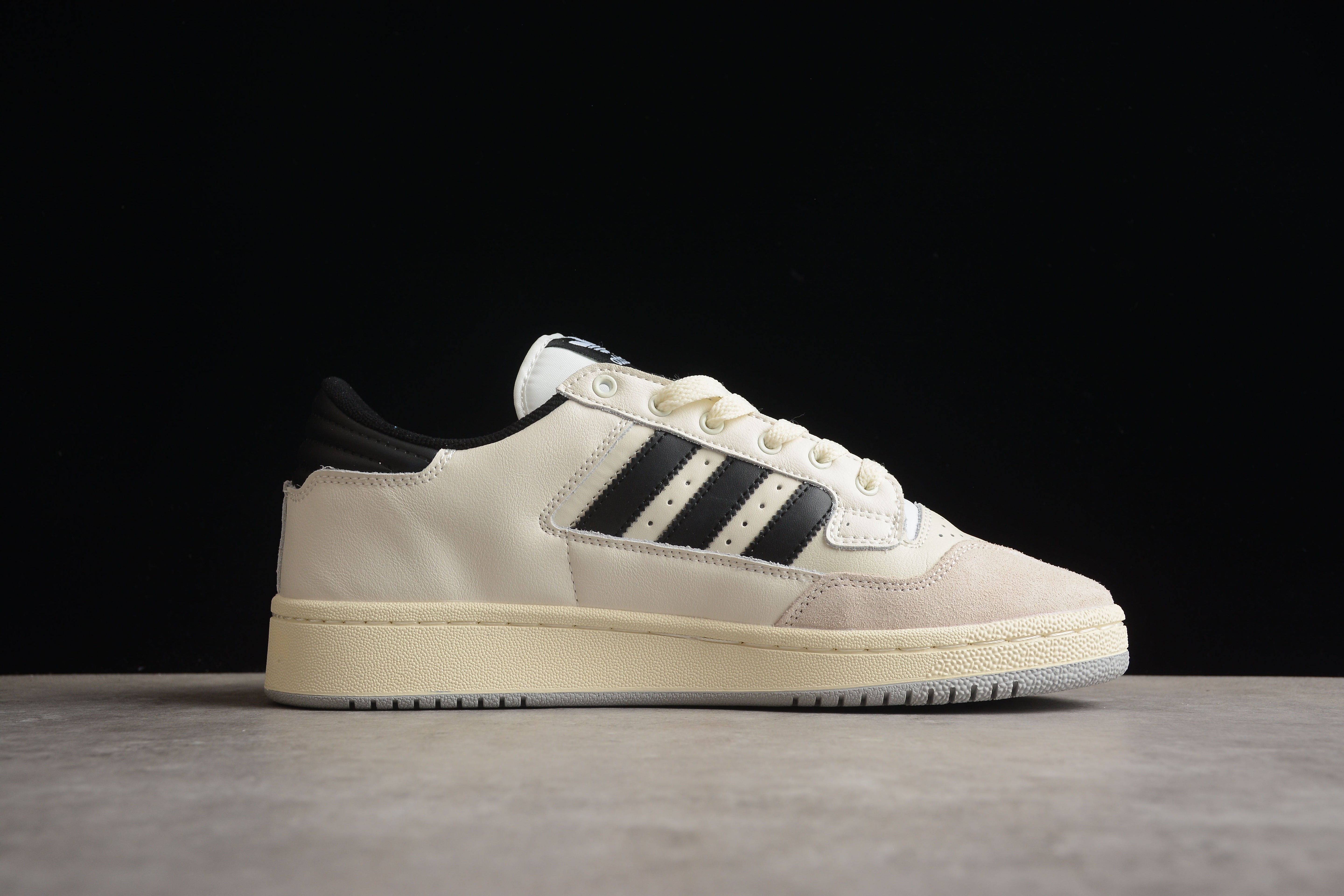 adidasUnisex Continental 85 Low - White