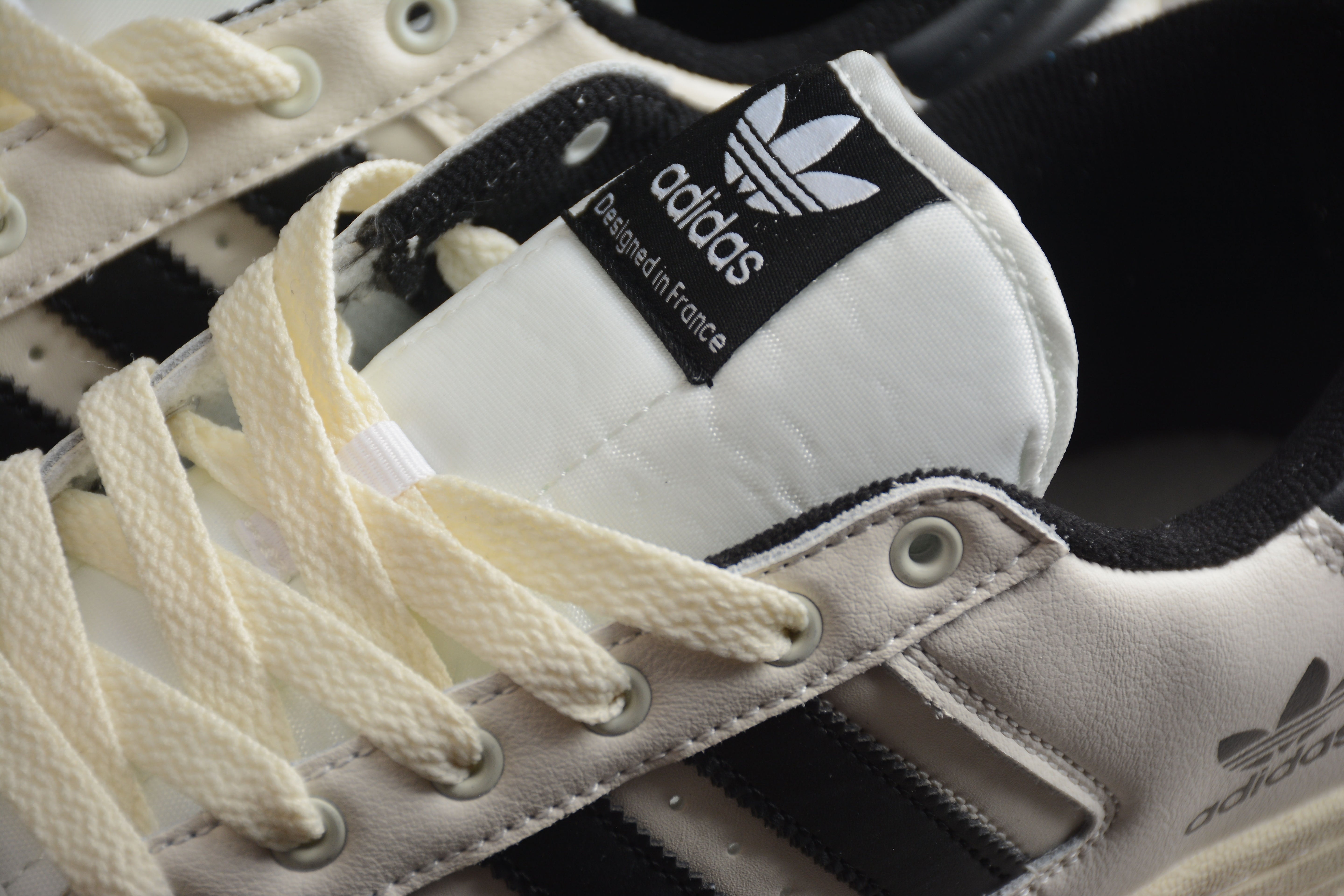 adidasUnisex Continental 85 Low - White