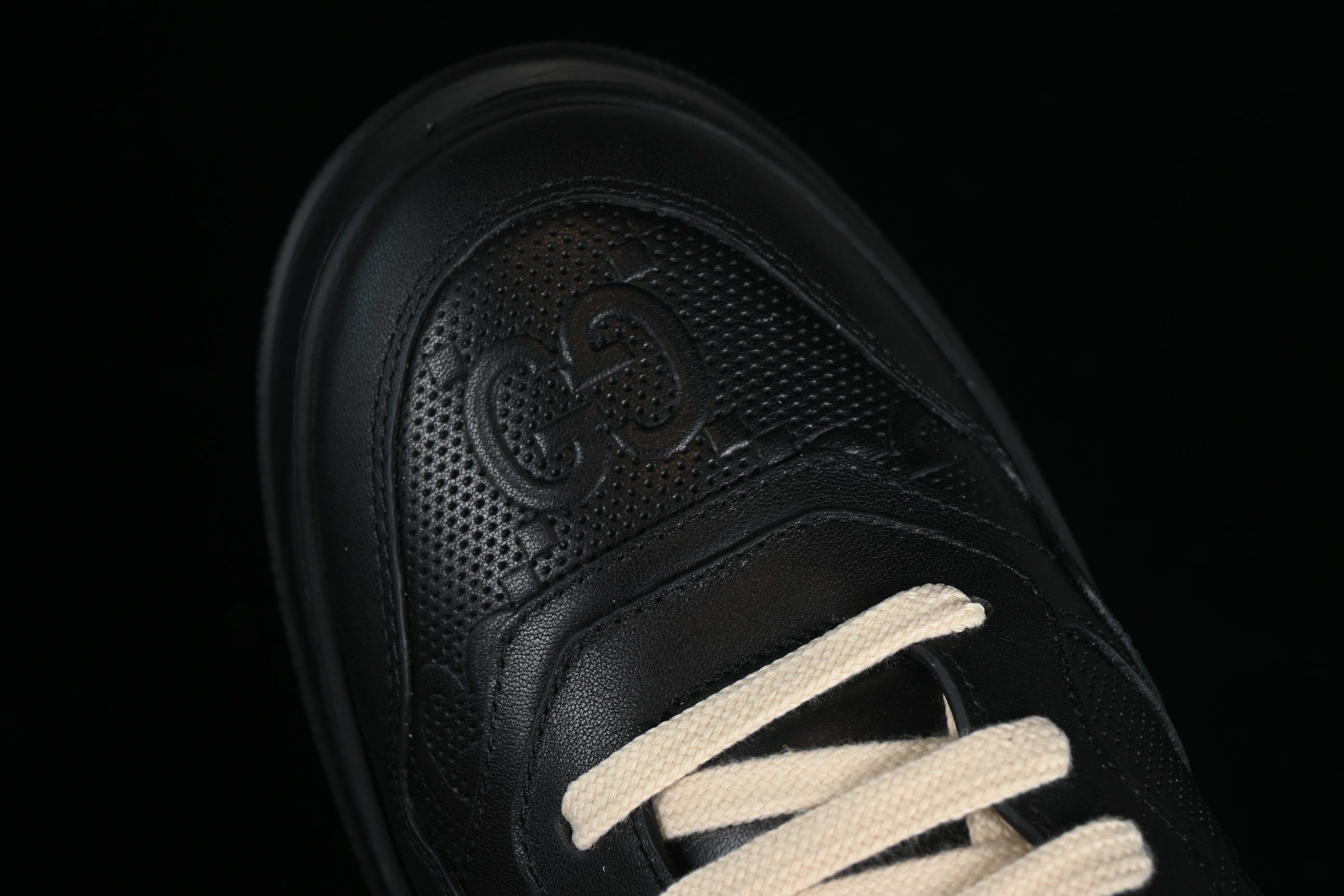 GucciUnisex GG Embossed - Black