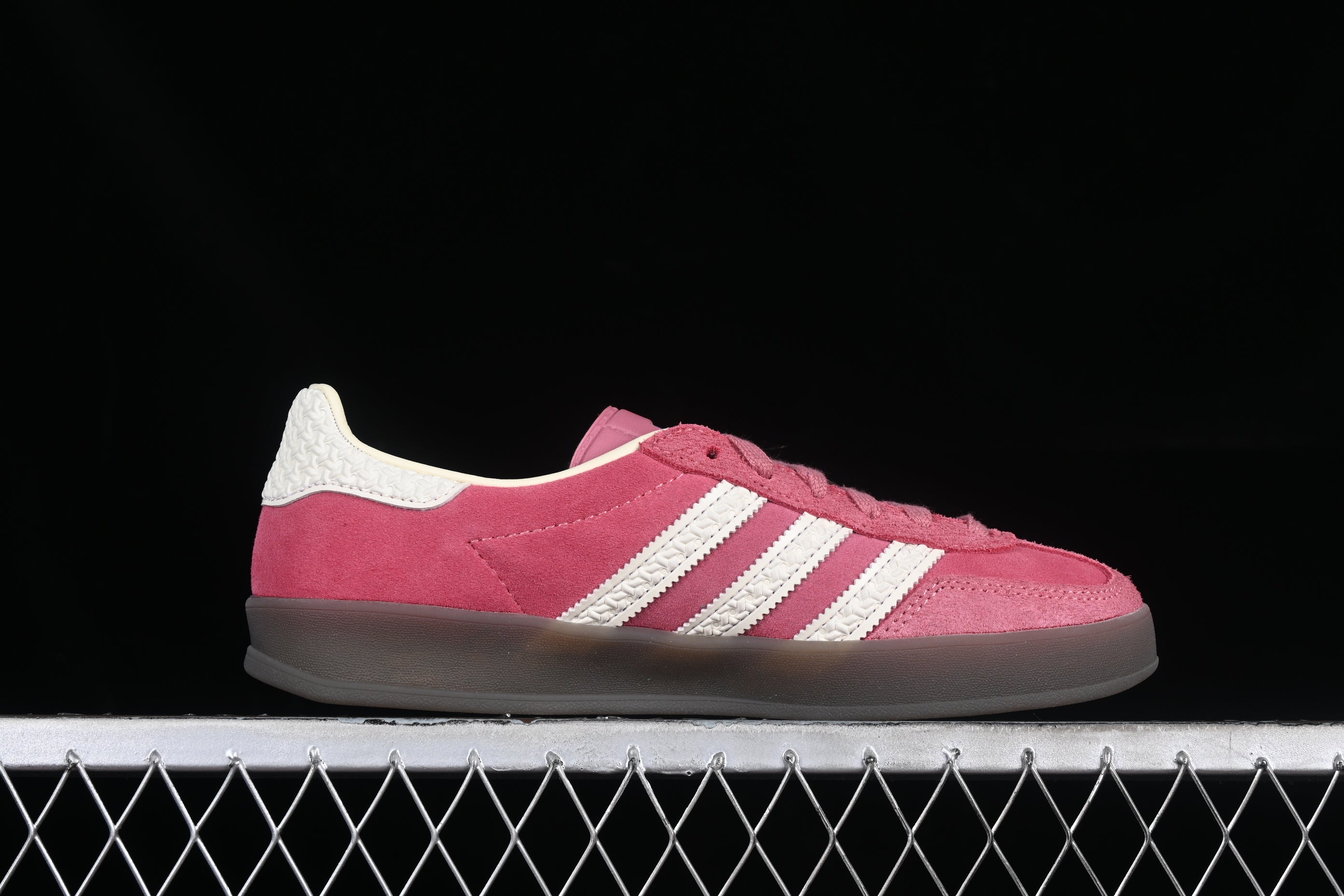 Gazelle - Pink