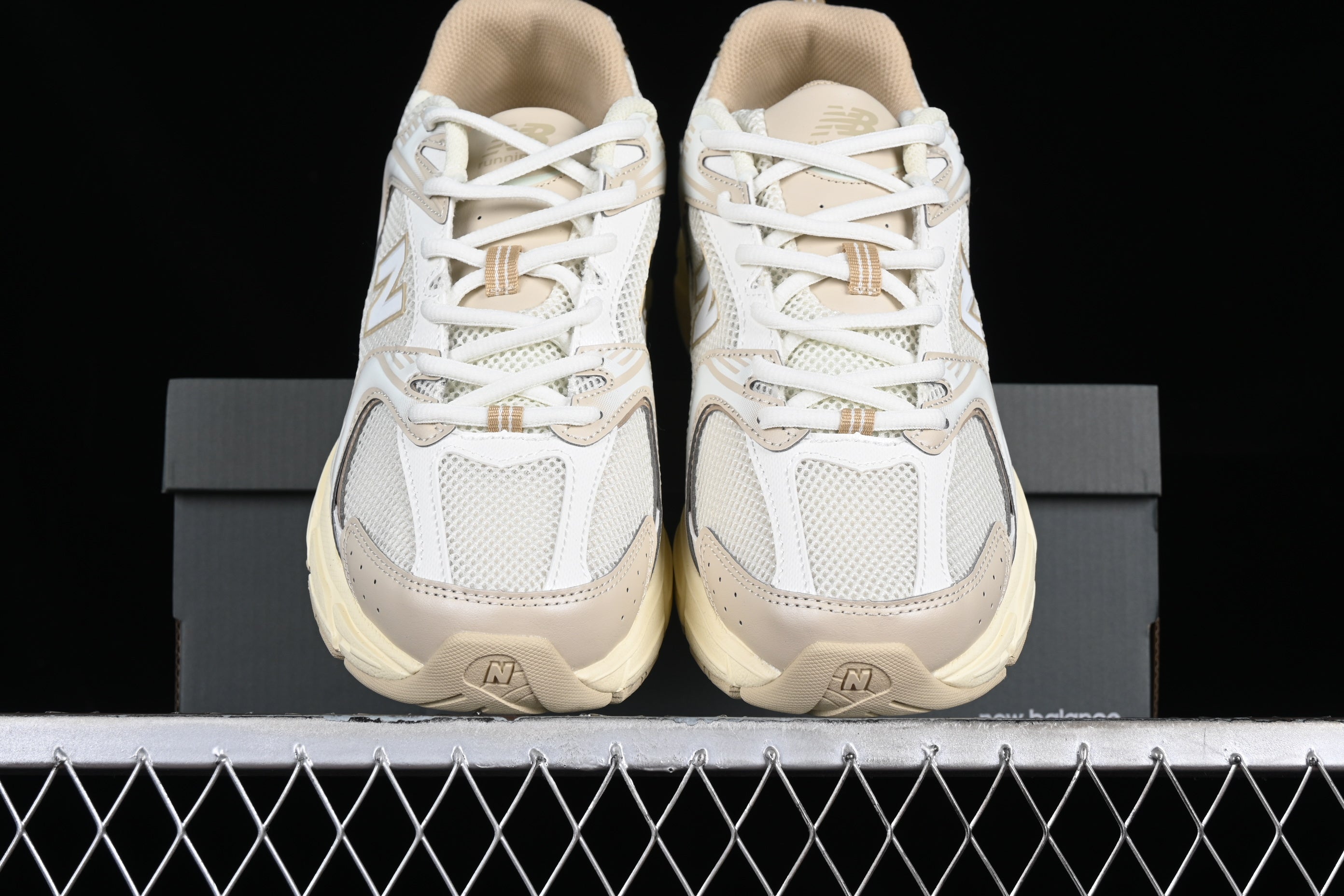 Unisex New Balance 530 - Beige Angora
