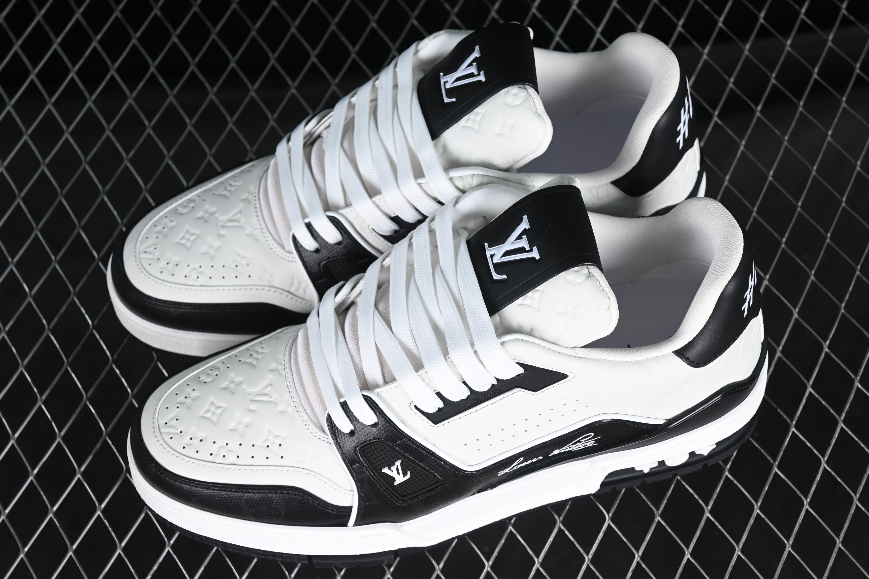 LouisVuitton Trainer 54 Signature - Black