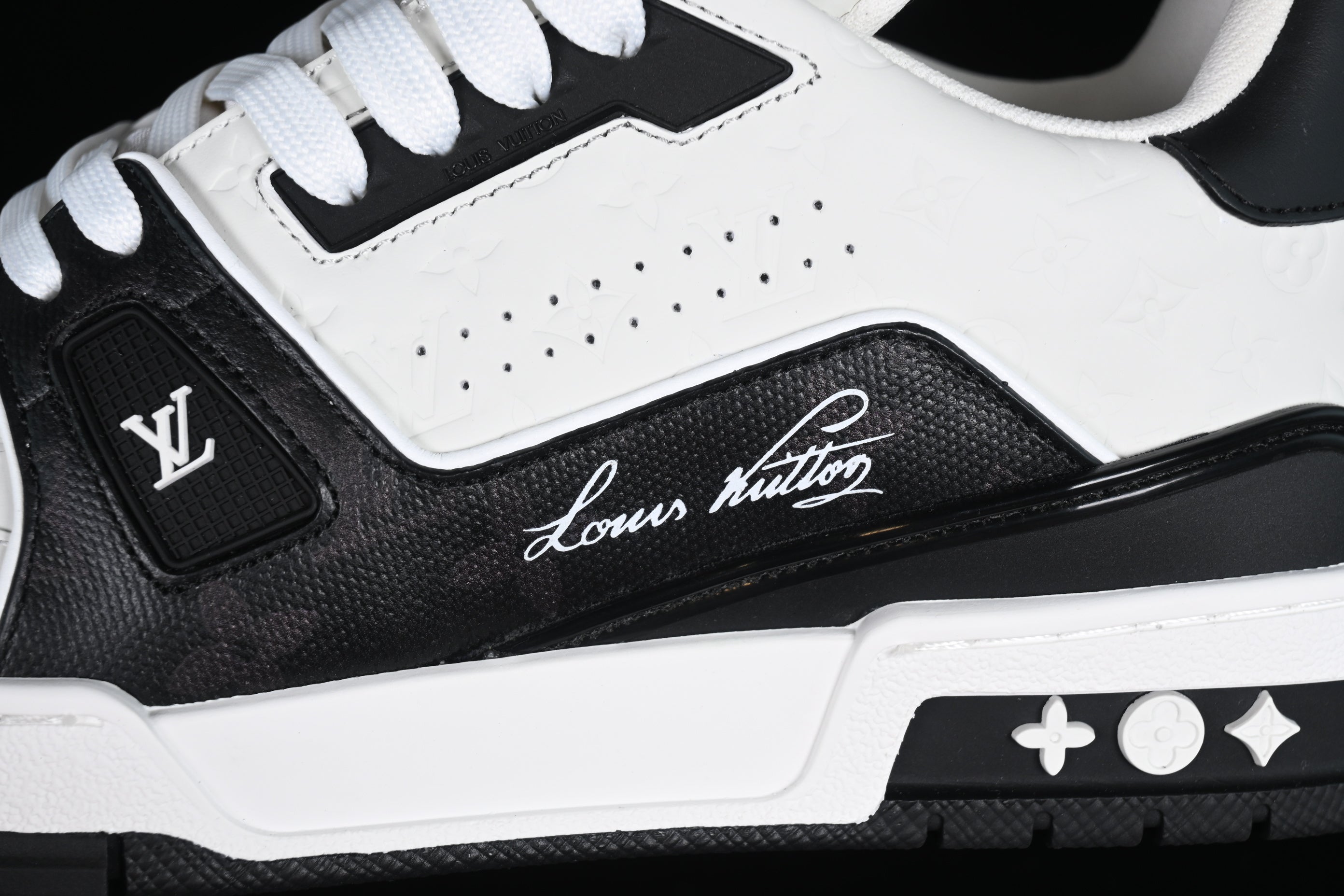 LouisVuitton Trainer 54 Signature - Black