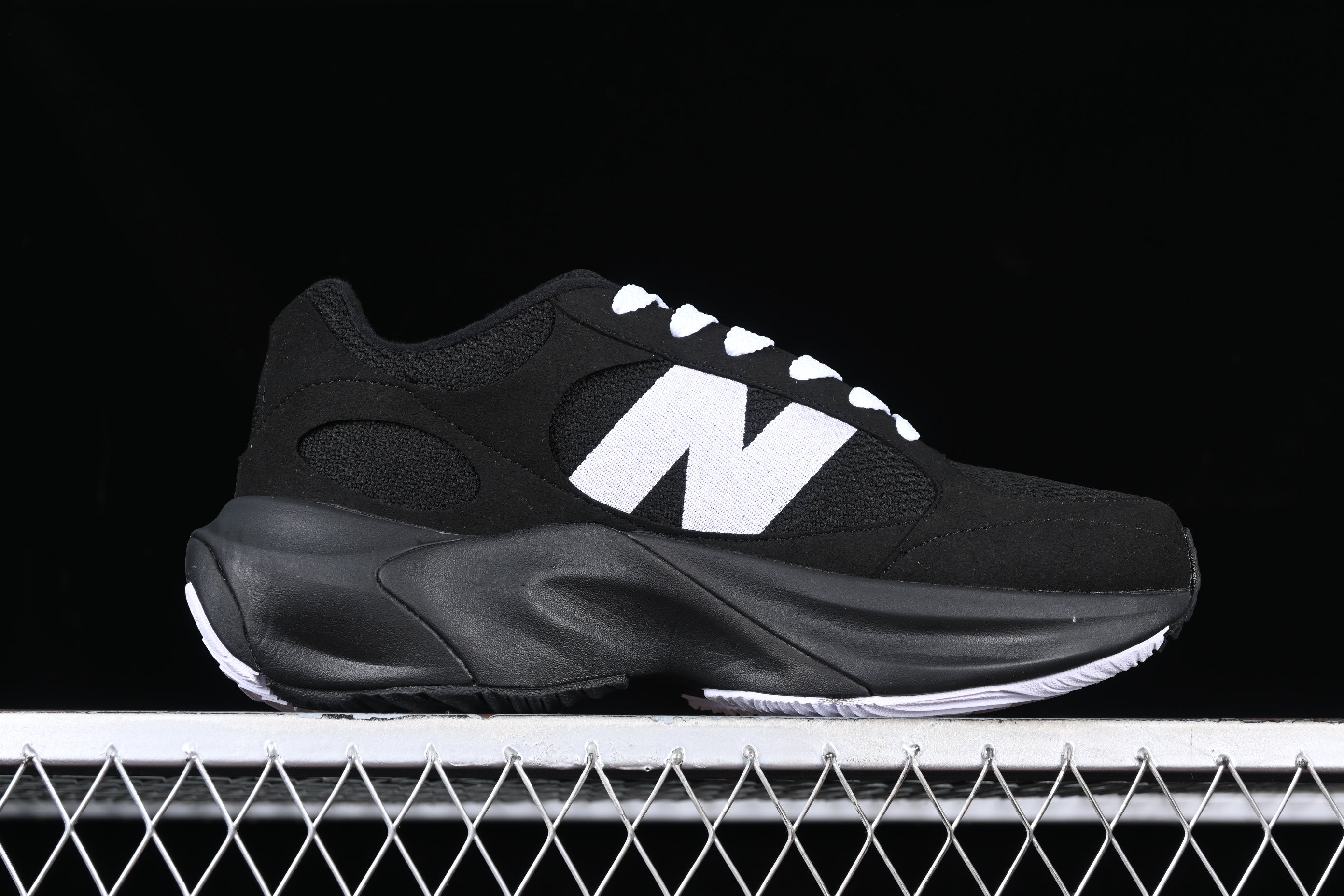 New Balance Warped - Black