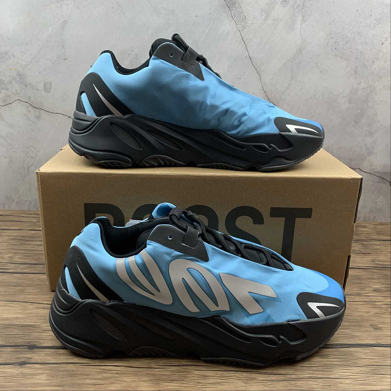 adidasUnisex Yeezy Boost 700 MNVN - Bright Cyan