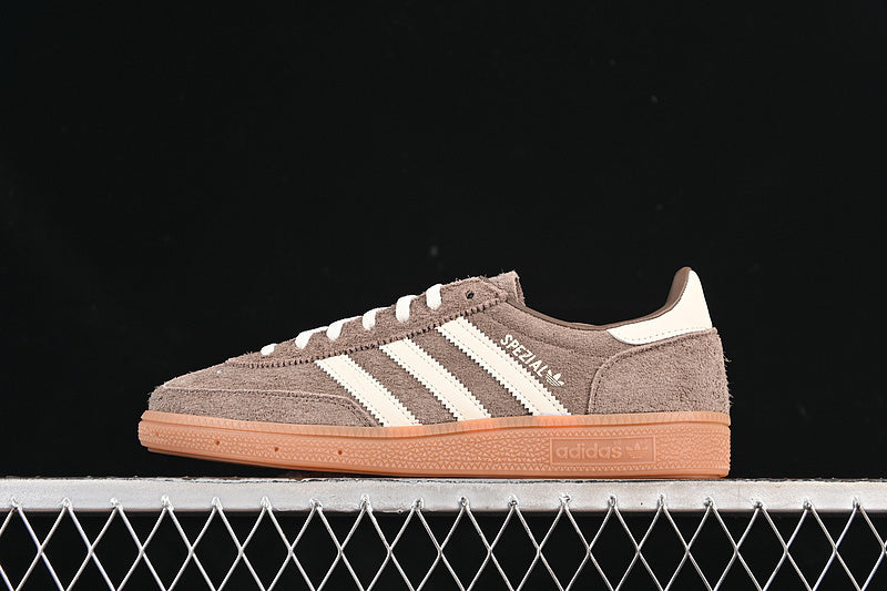 Handball Spezial - Earth Strata Gum