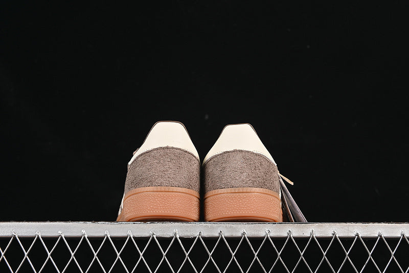 Handball Spezial - Earth Strata Gum