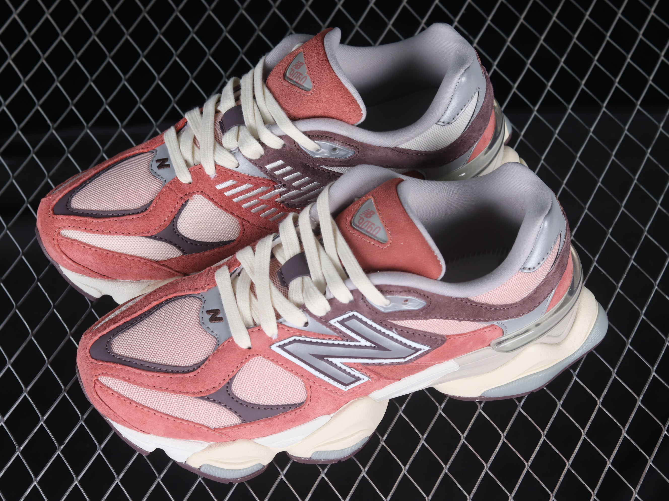 New Balance 9060 - Cherry Blossom