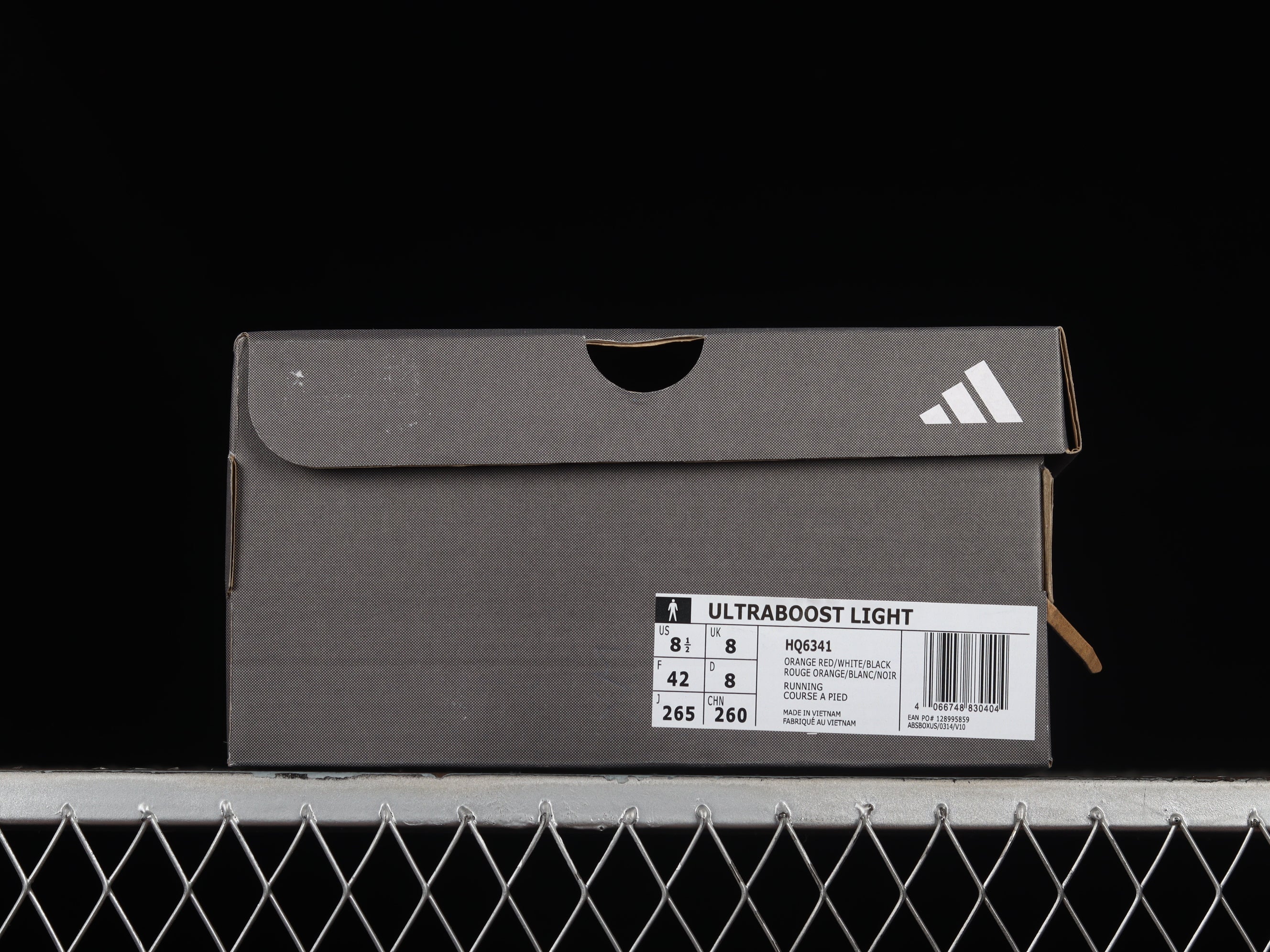 adidasUnisex UltraBoost 23 - Light Solred