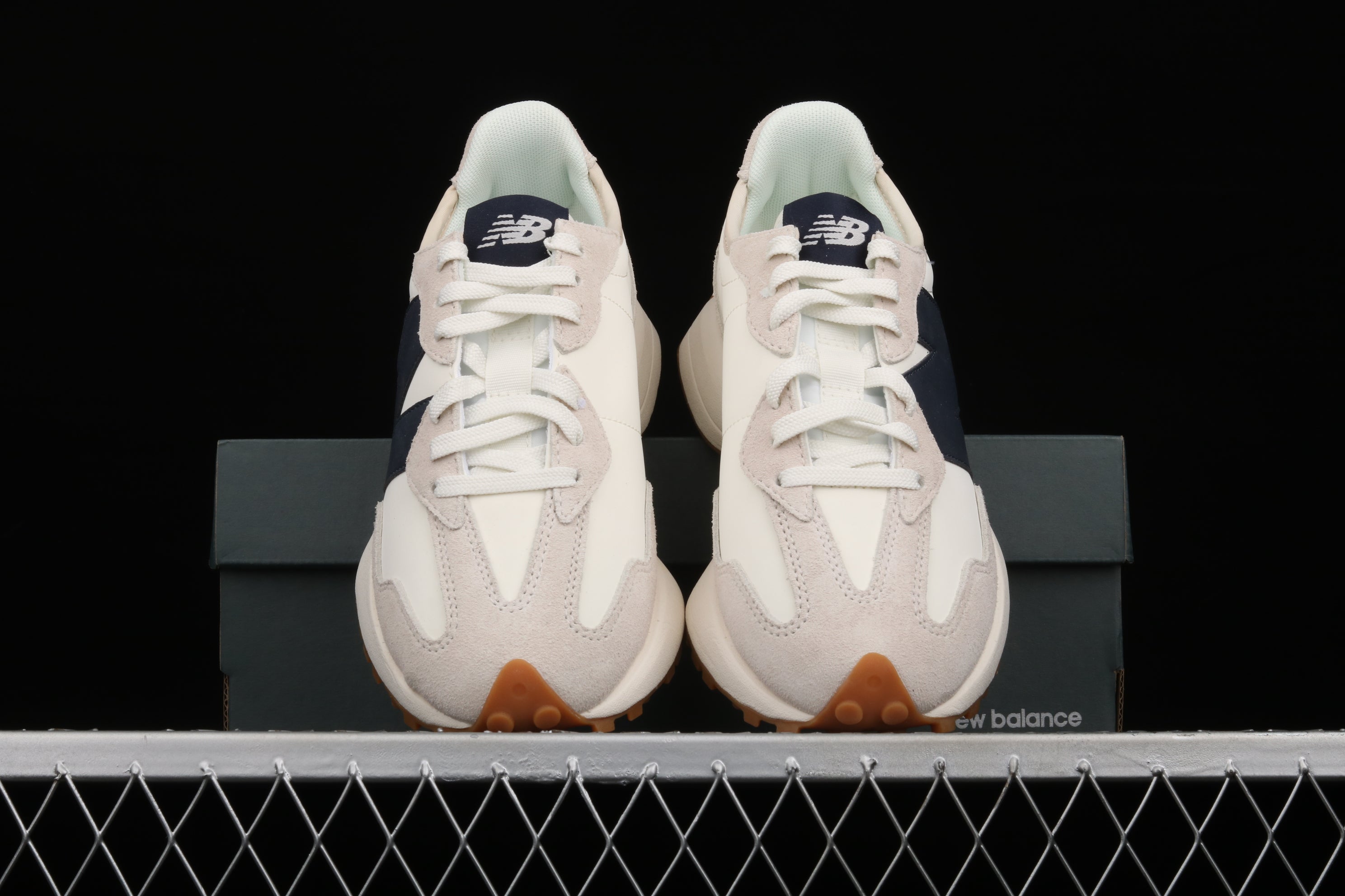New Balance 327 - White