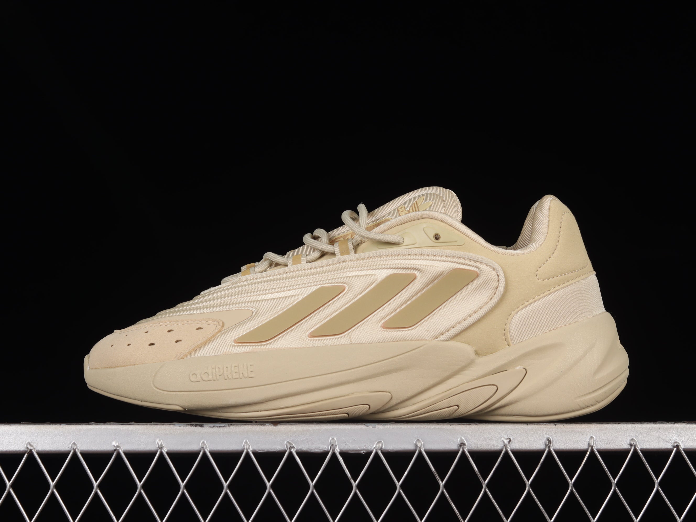adidasUnisex Ozelia - Beige