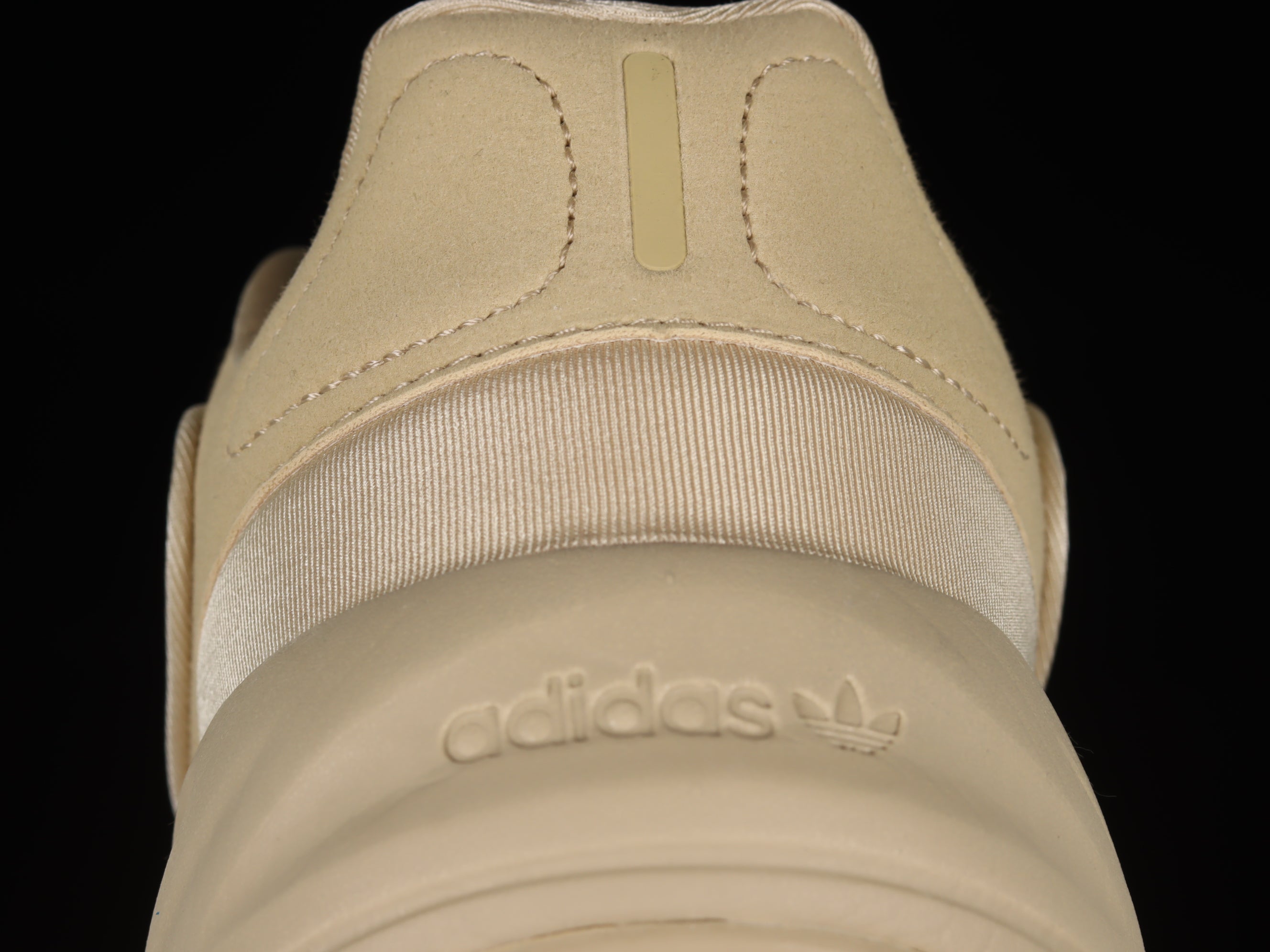 adidasUnisex Ozelia - Beige