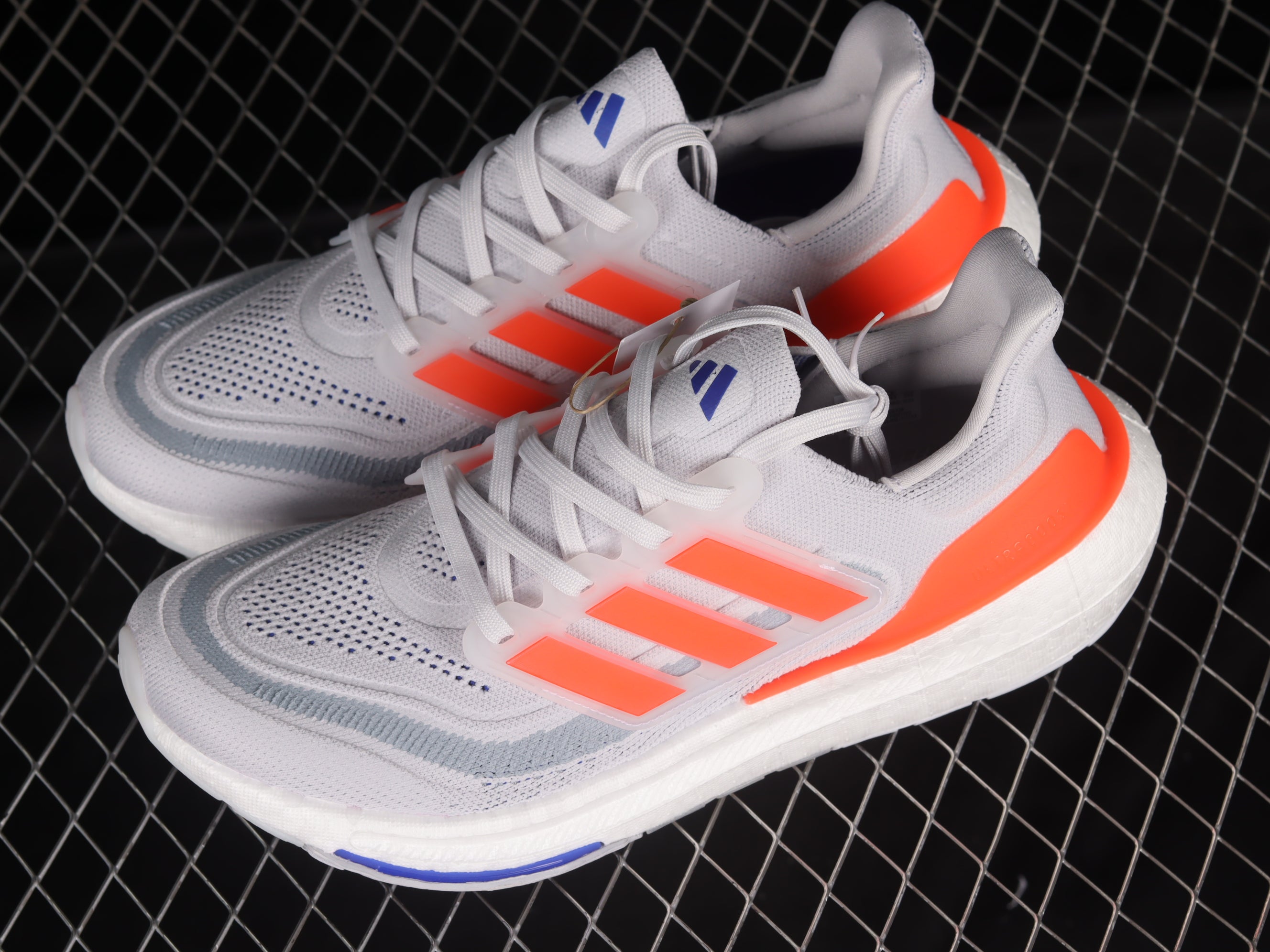 adidasUnisex Ultraboost Light 23 - Grey/Orange