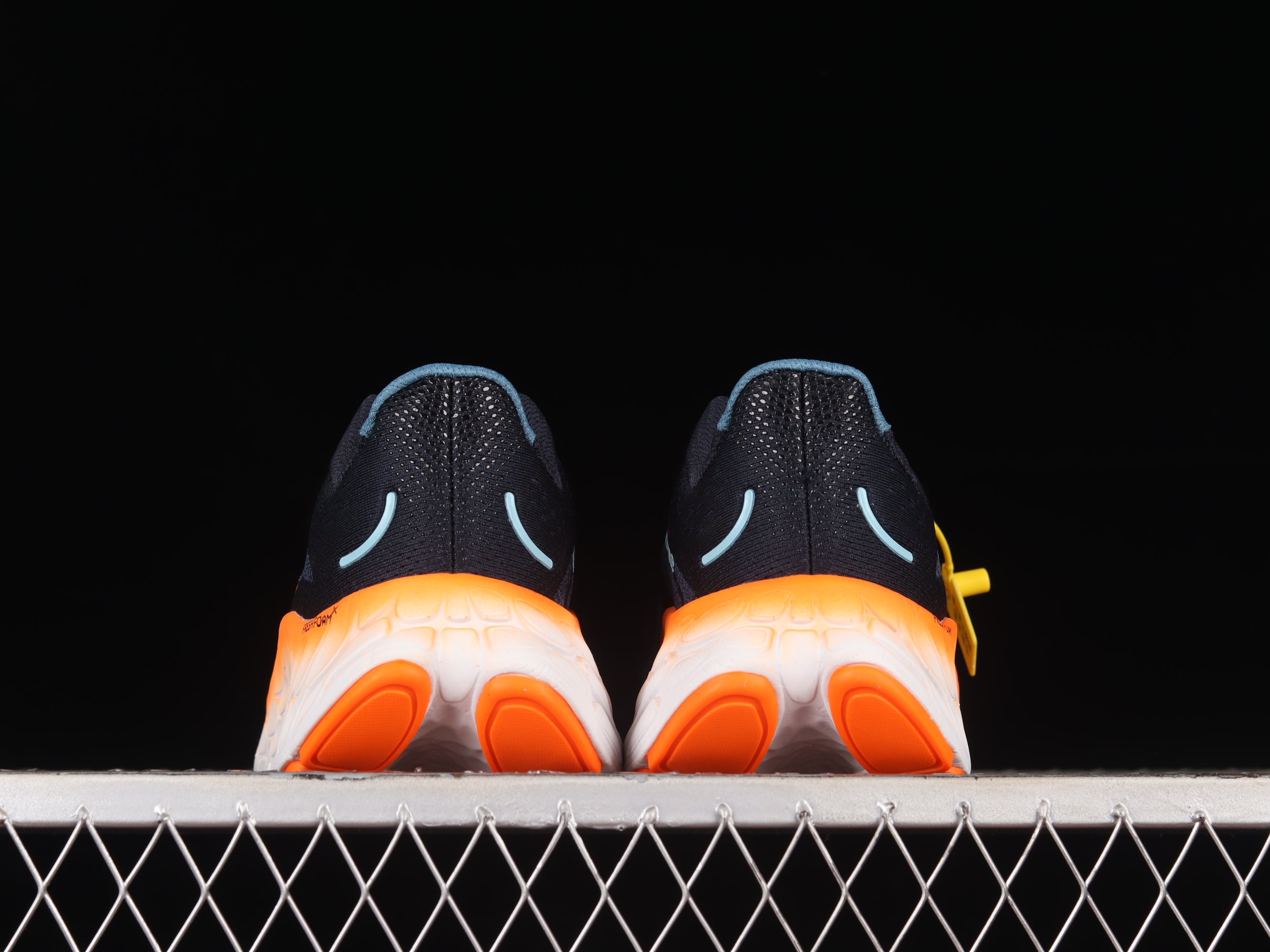 New Balance Fresh Foam x More V4 - Blue/Orange