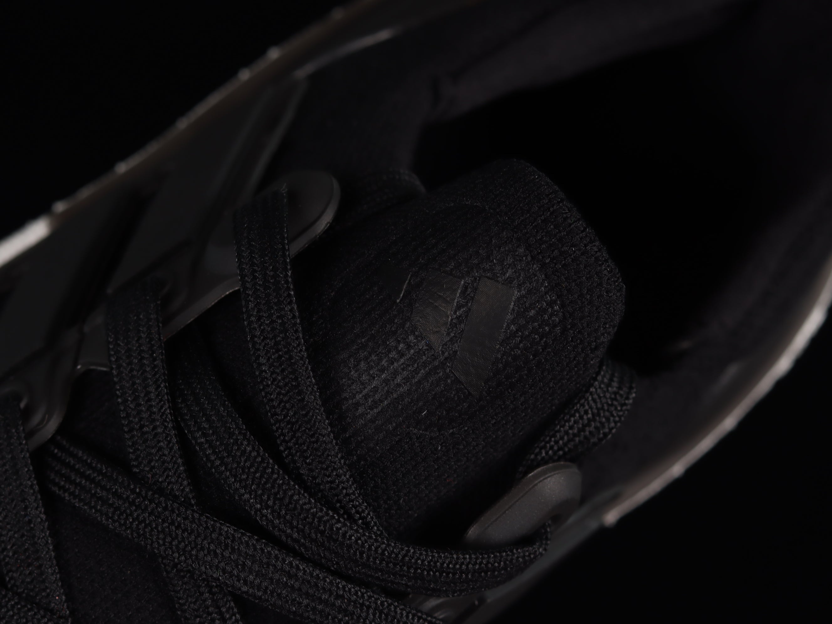 adidasUnisex Ultrabost Light 23 - Black