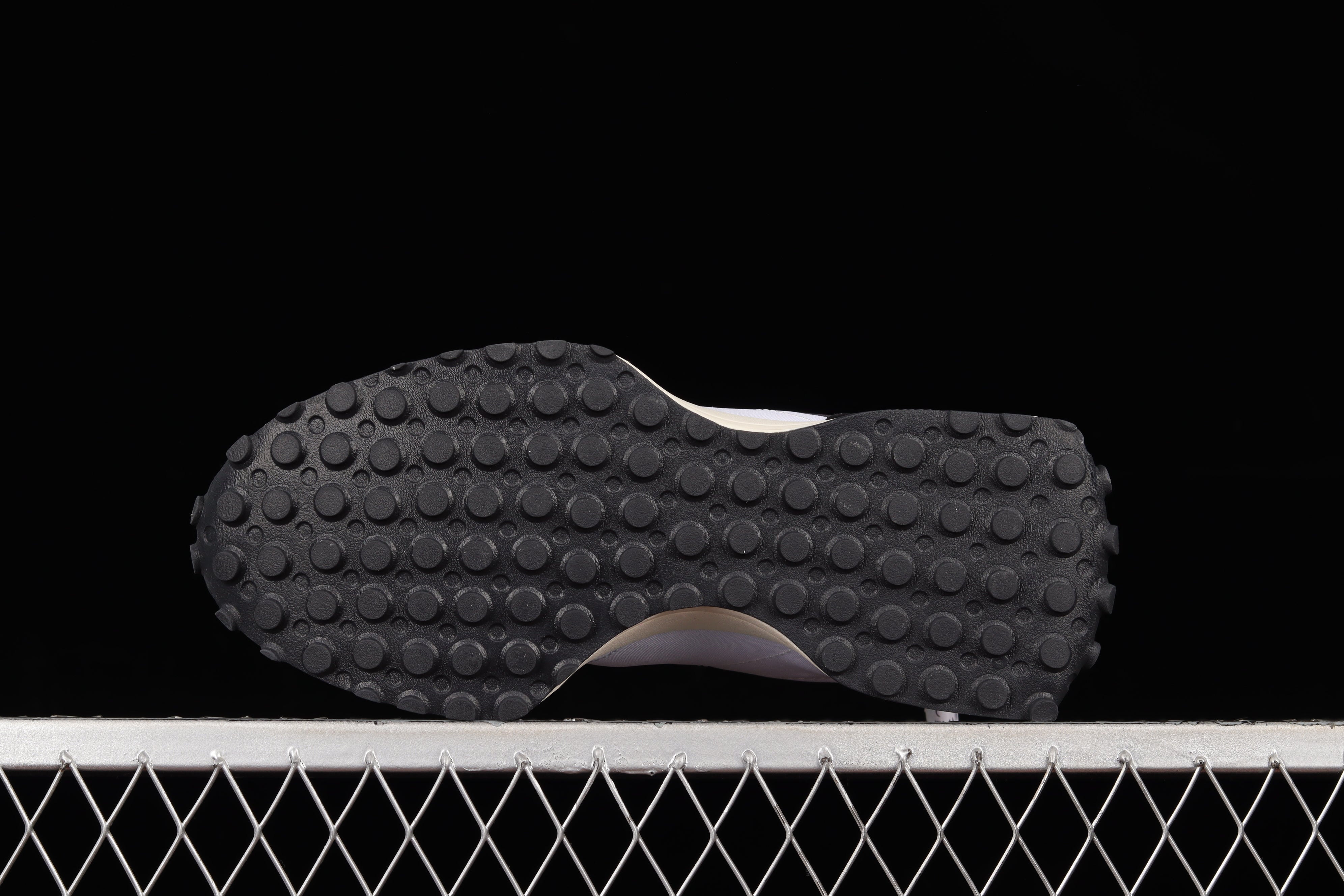 New Balance 327 - Black