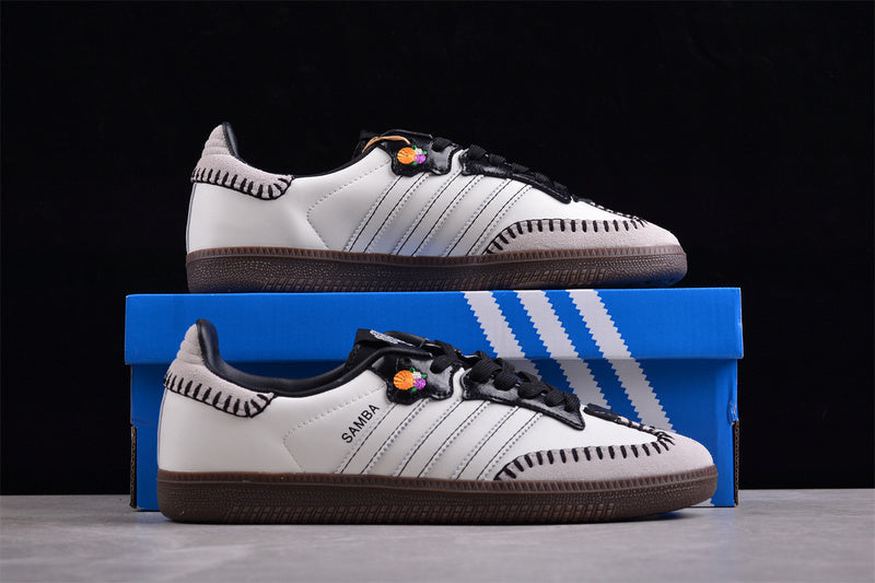 adidasUnisex Samba - Off White Muertos