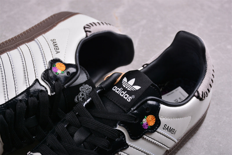 adidasUnisex Samba - Off White Muertos