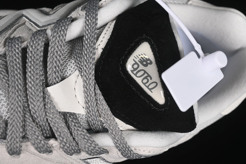 New Balance 9060 - Grey Black