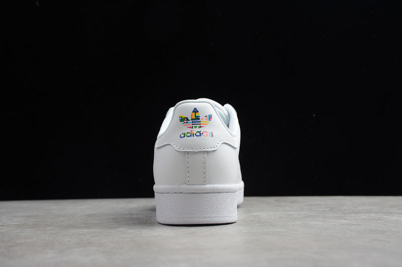 adidasUnisex Superstar - Pride