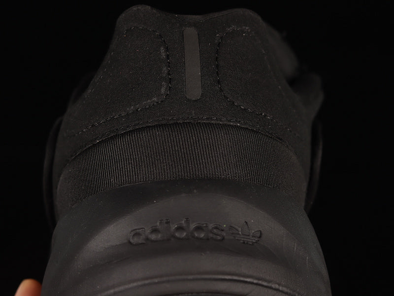 adidasUnisex Ozelia - Triple Black