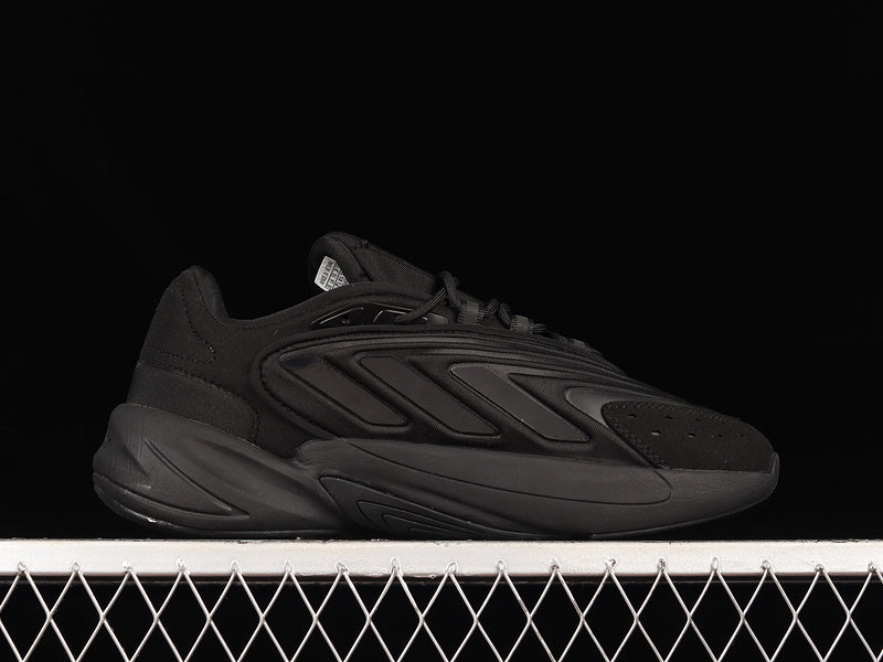 adidasUnisex Ozelia - Triple Black