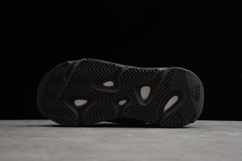 adidasUnisex Yeezy Boost 700 MNVN - Triple Black