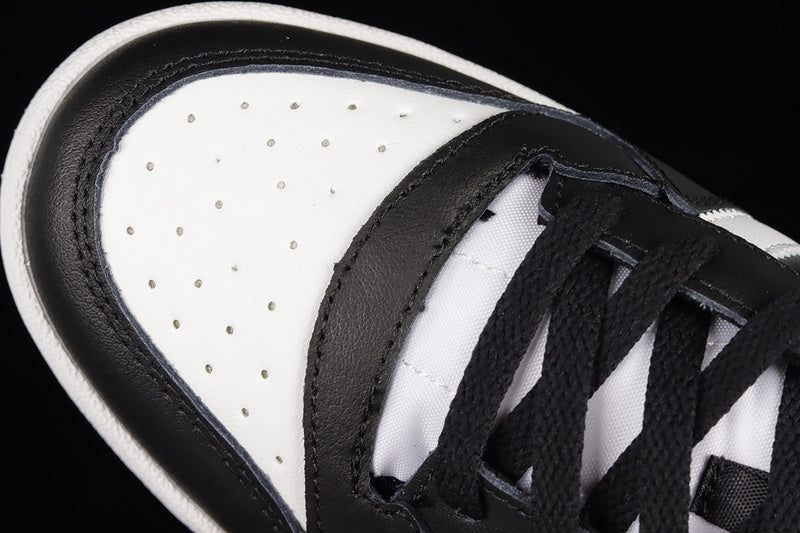 adidasUnisex Forum Low - Panda