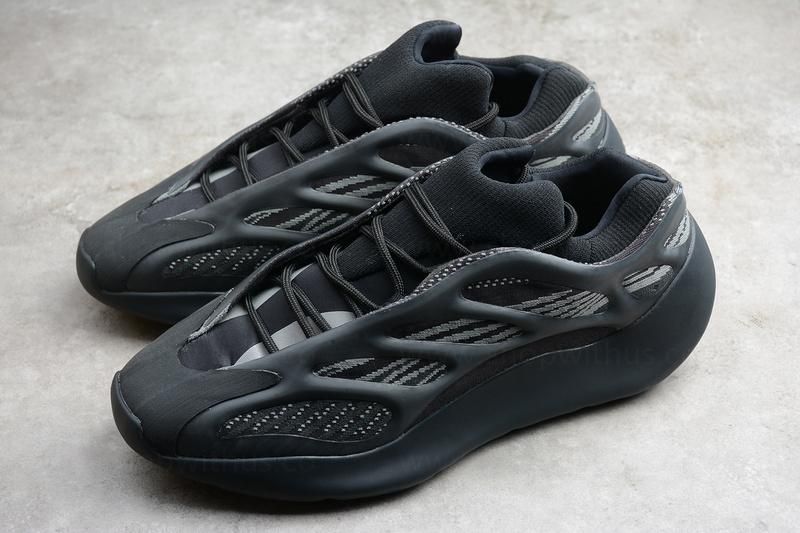 YEEZY 700 V3 - Alvah