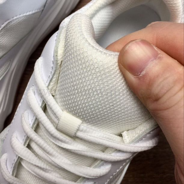 YEEZY Boost 700 - White/Gum