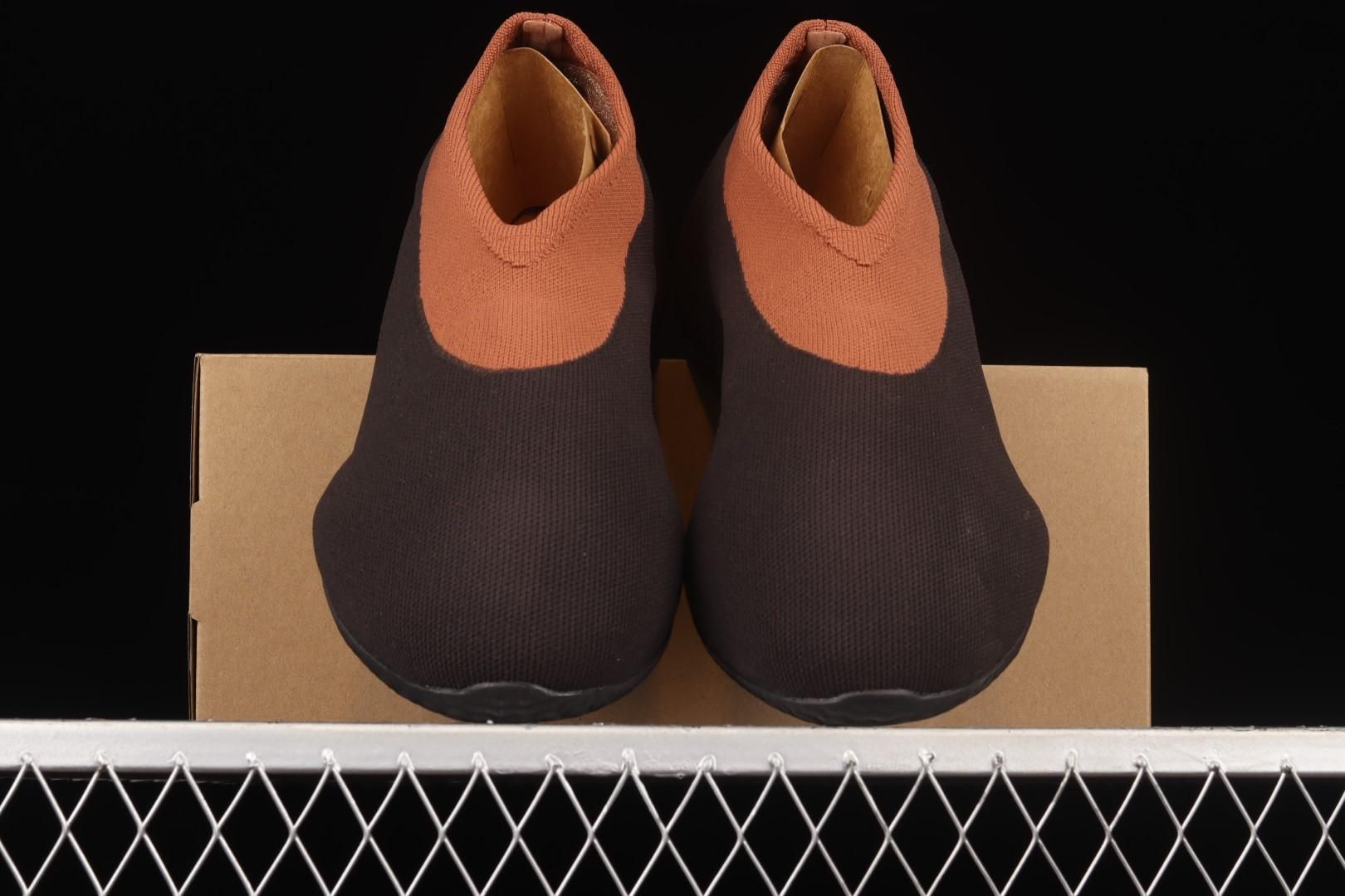 adidasUnisex Yeezy Knit RNR - Stone Carbon