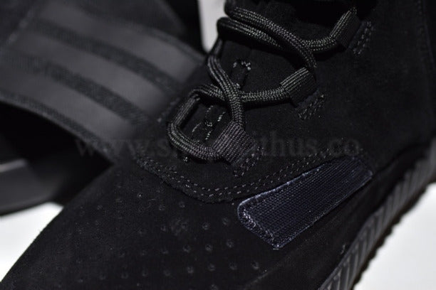 YEEZY Boost 750 - Triple Black