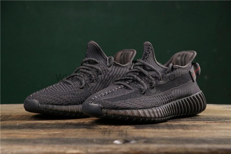 YEEZY Boost 350 V2 - Black Static Non-Reflective (Laces Reflects Shoe Doesn't)