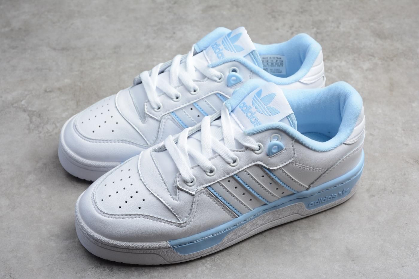 Rivalry Low - Cloud White/Glow Blue