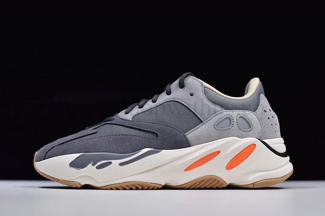 YEEZY Boost 700 - Magnet