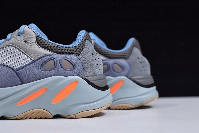 adidasYEEZY Boost 700 - Carbon Blue
