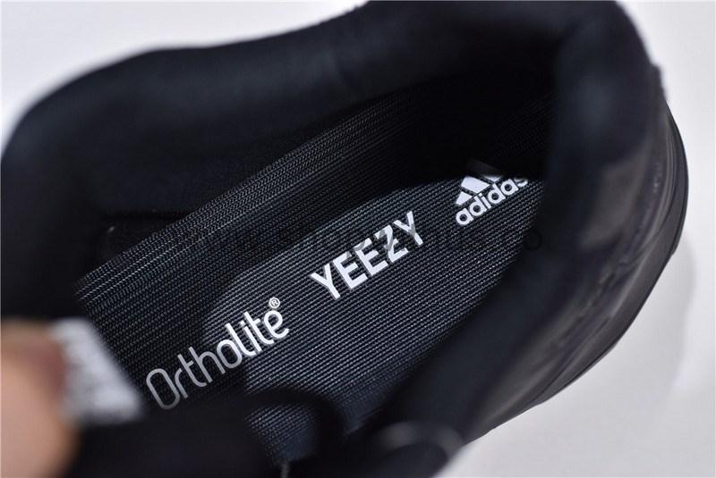 YEEZY Boost 700 V2 - Vanta