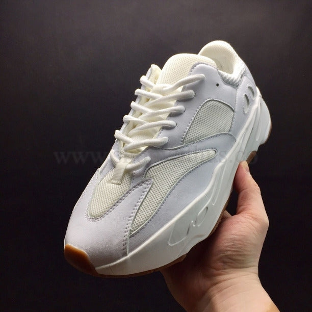 YEEZY Boost 700 - White/Gum