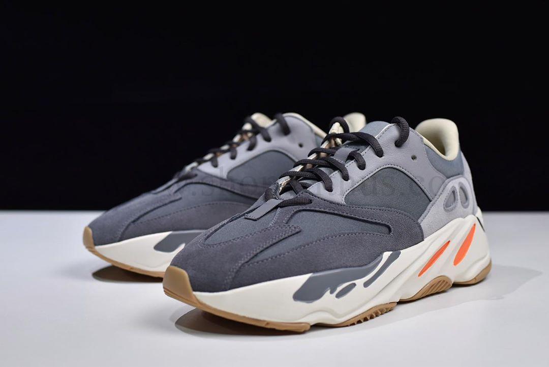 YEEZY Boost 700 - Magnet