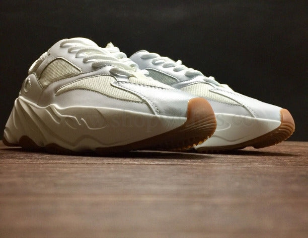 YEEZY Boost 700 - White/Gum