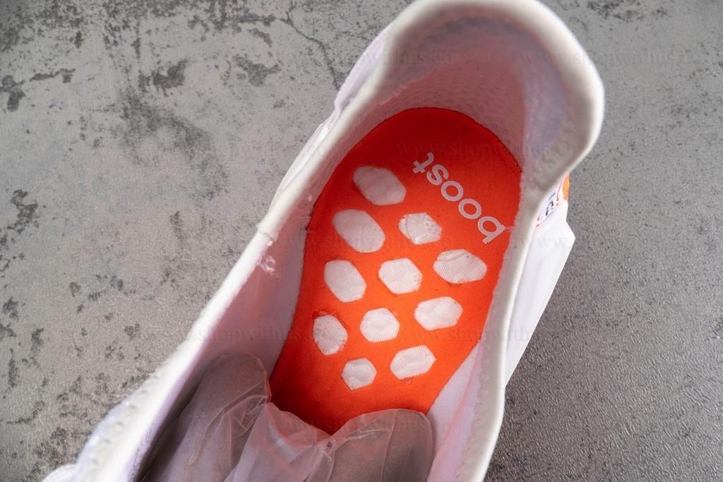 adidasUnisex NMD R1 V2 - Cloud White/Solar Red