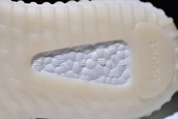 YEEZY Boost 350 v2 - Triple White