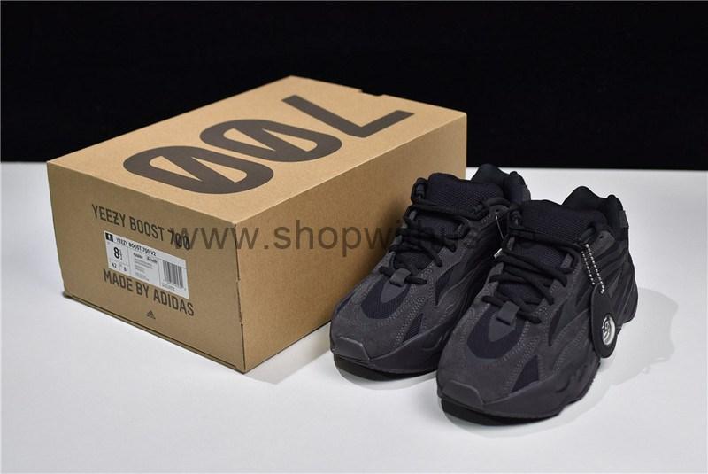 YEEZY Boost 700 V2 - Vanta