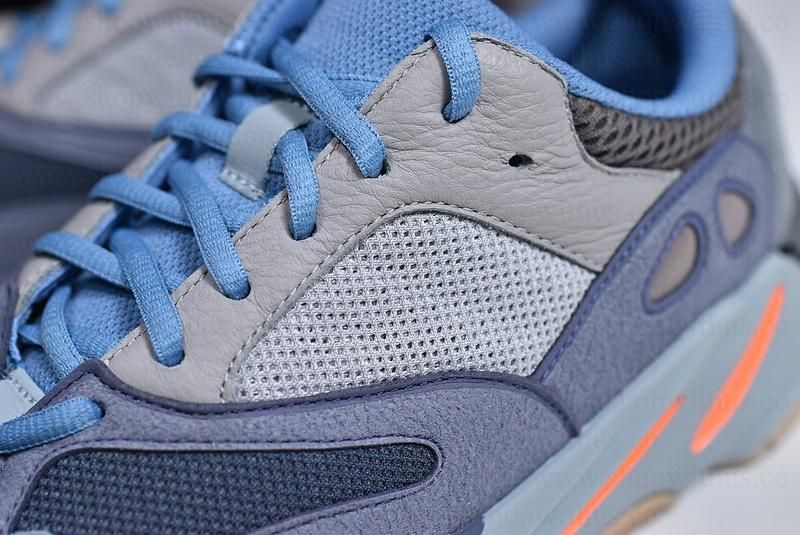 adidasYEEZY Boost 700 - Carbon Blue
