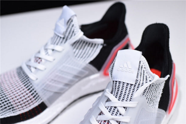 Running Ultra Boost 19 - Black/Cloud White/Pink