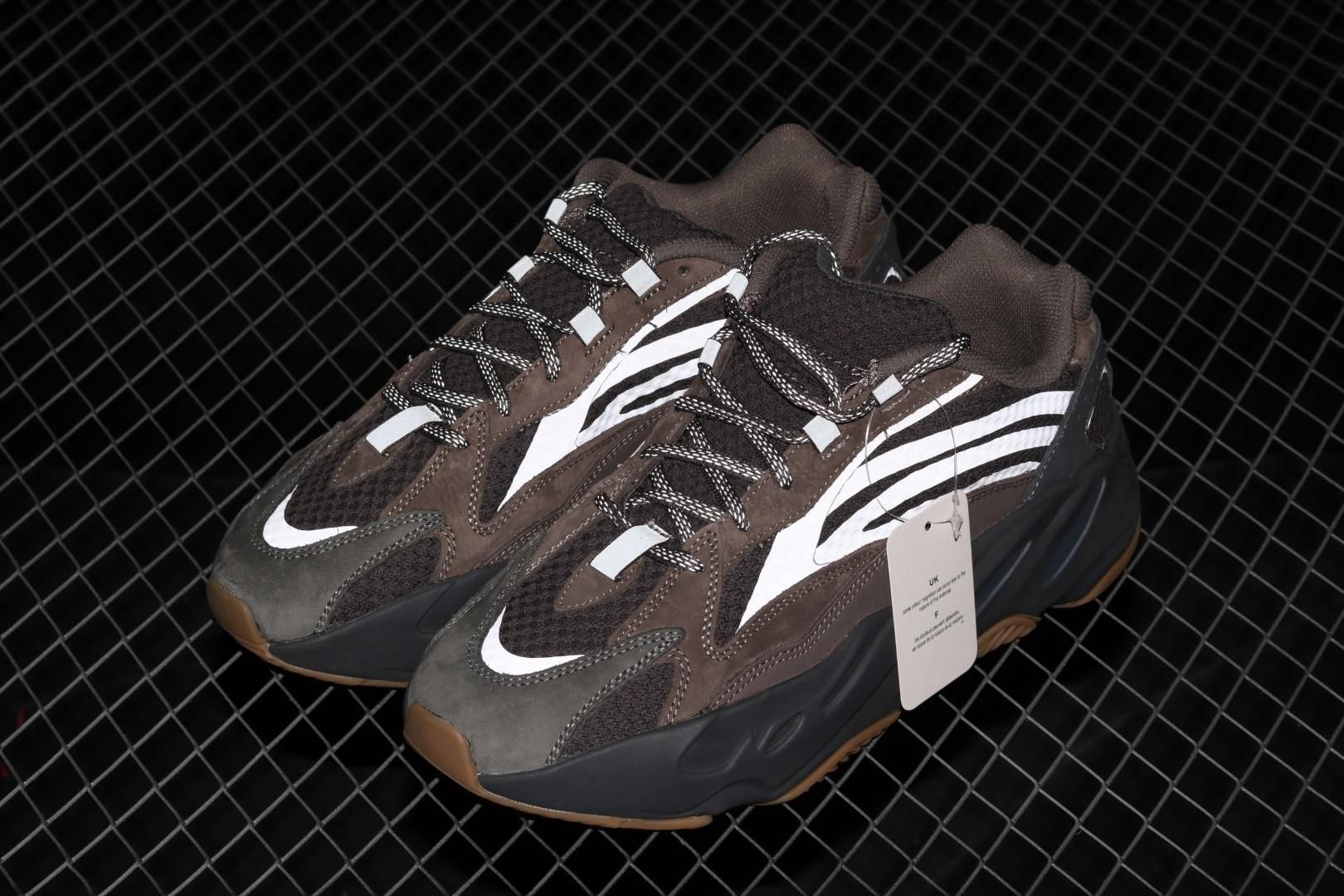 adidasUnisex Yeezy Boost 700 V2 - Geode