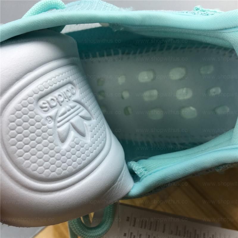 adidasYEEZY Boost 350 V2 - Ice blue