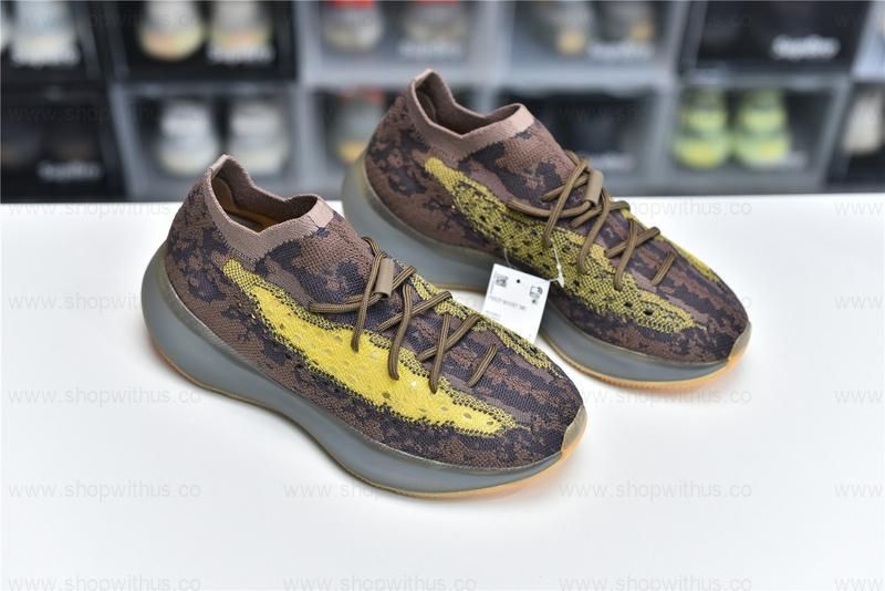 adidasUnisex YEEZY Boost 380 - LMNTE