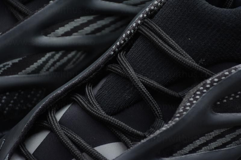 YEEZY 700 V3 - Alvah