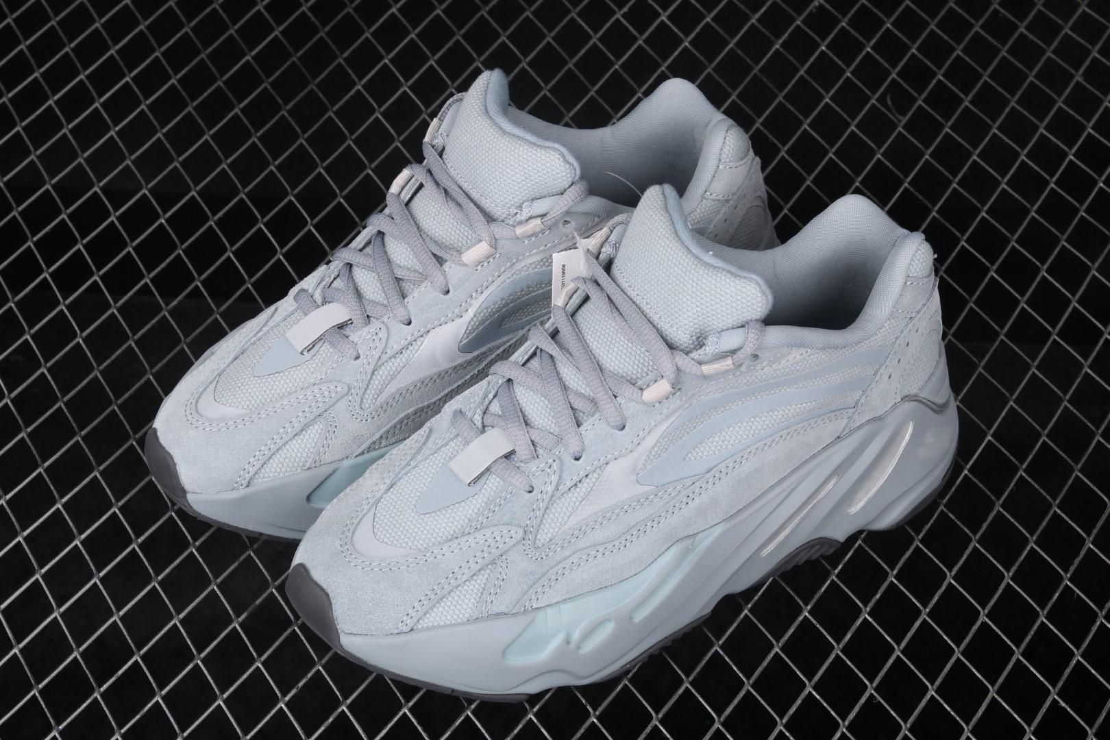 adidasUnisex Yeezy Boost 700 - Hospital Blue